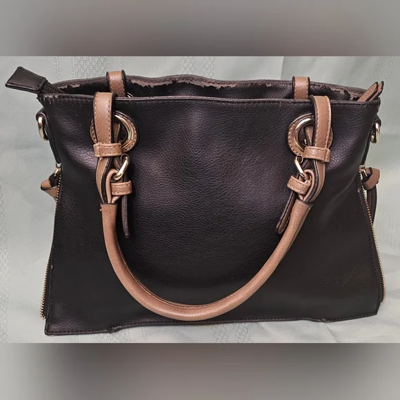 Simply Noelle Black Shoulder Bag - Picture 9 of 11